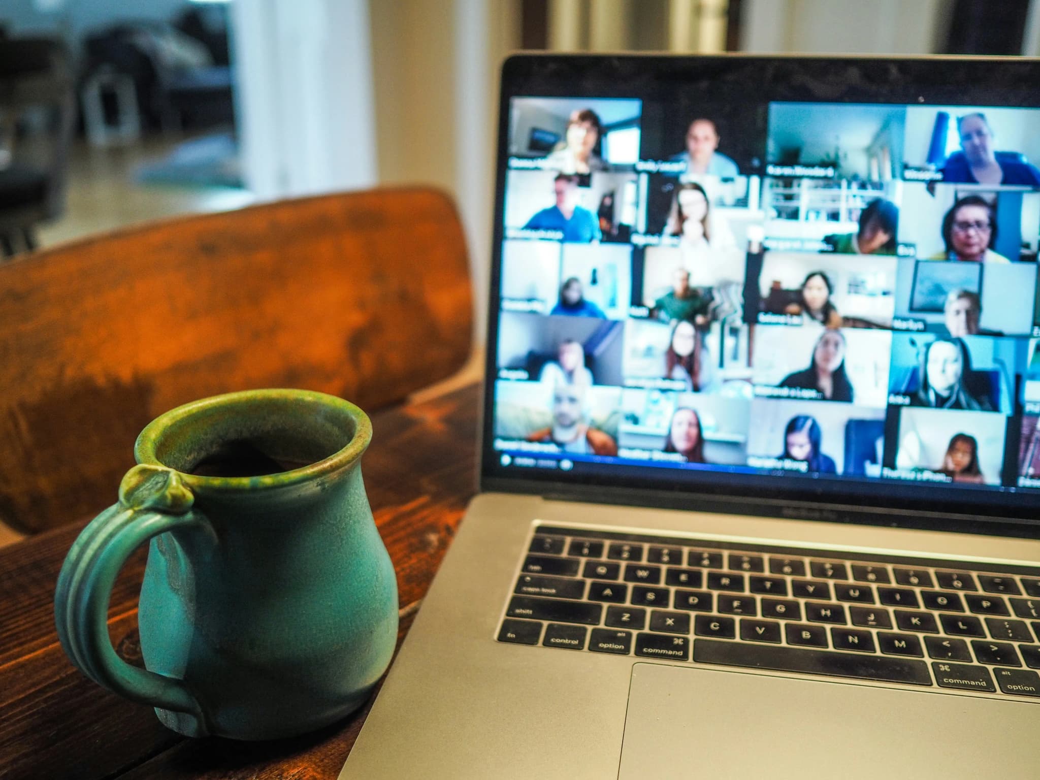 Hoe de webcam de koffie en videocalls verbindt